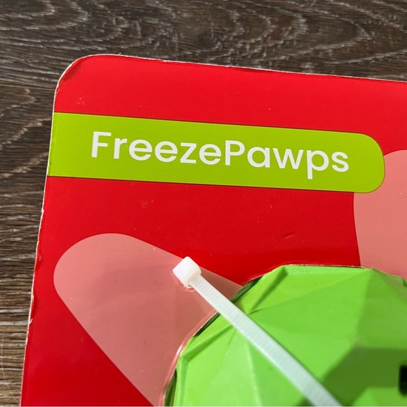FreezePawps 2 Toys and Freeze Tray
SOUTH PAW - Picture 4 of 6